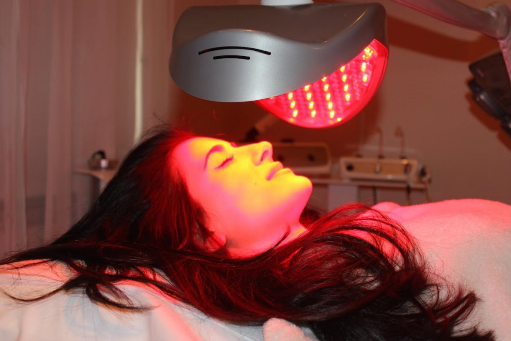 Red Light Therapy Benefits to Reduce Forehead Wrinkles in Texas