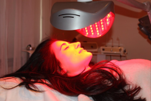 Red Light Therapy Benefits to Reduce Forehead Wrinkles in Texas